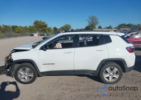 2022 Jeep Compass Latitude 4X4 из США, поврежденный, VIN 3C4NJDBB3NT176785